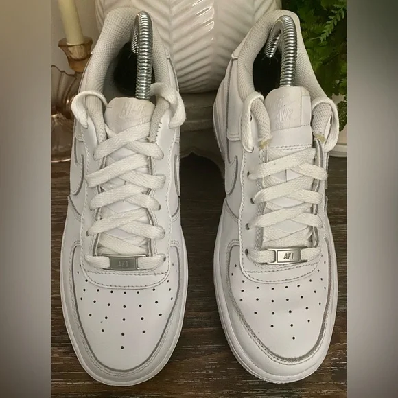 Nike Air Force One 6.5Y Womens 8 Mens 6.5 Classic White Leather Sneakers‎ Shoes